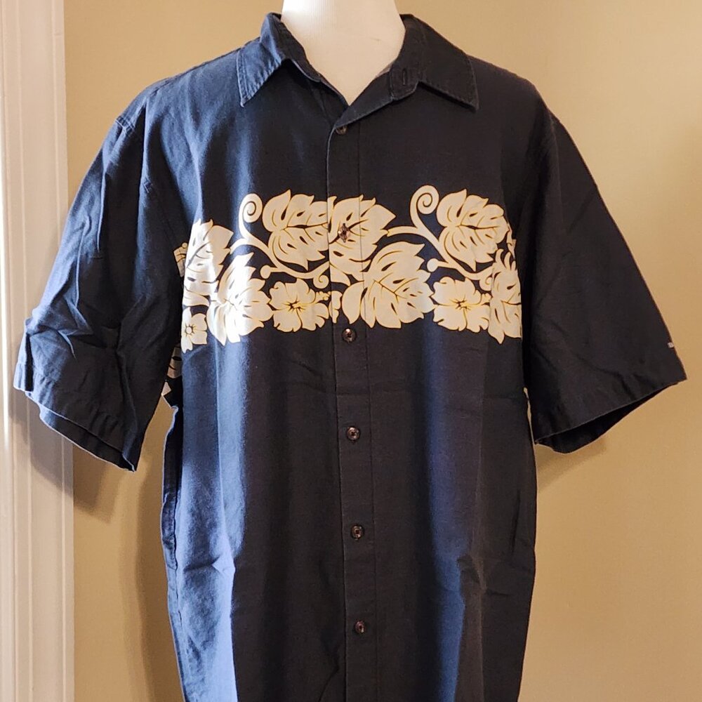 Billibong XL Button Up Short Sleeve Navy Blue with White Leaves Shirt Surf Skate